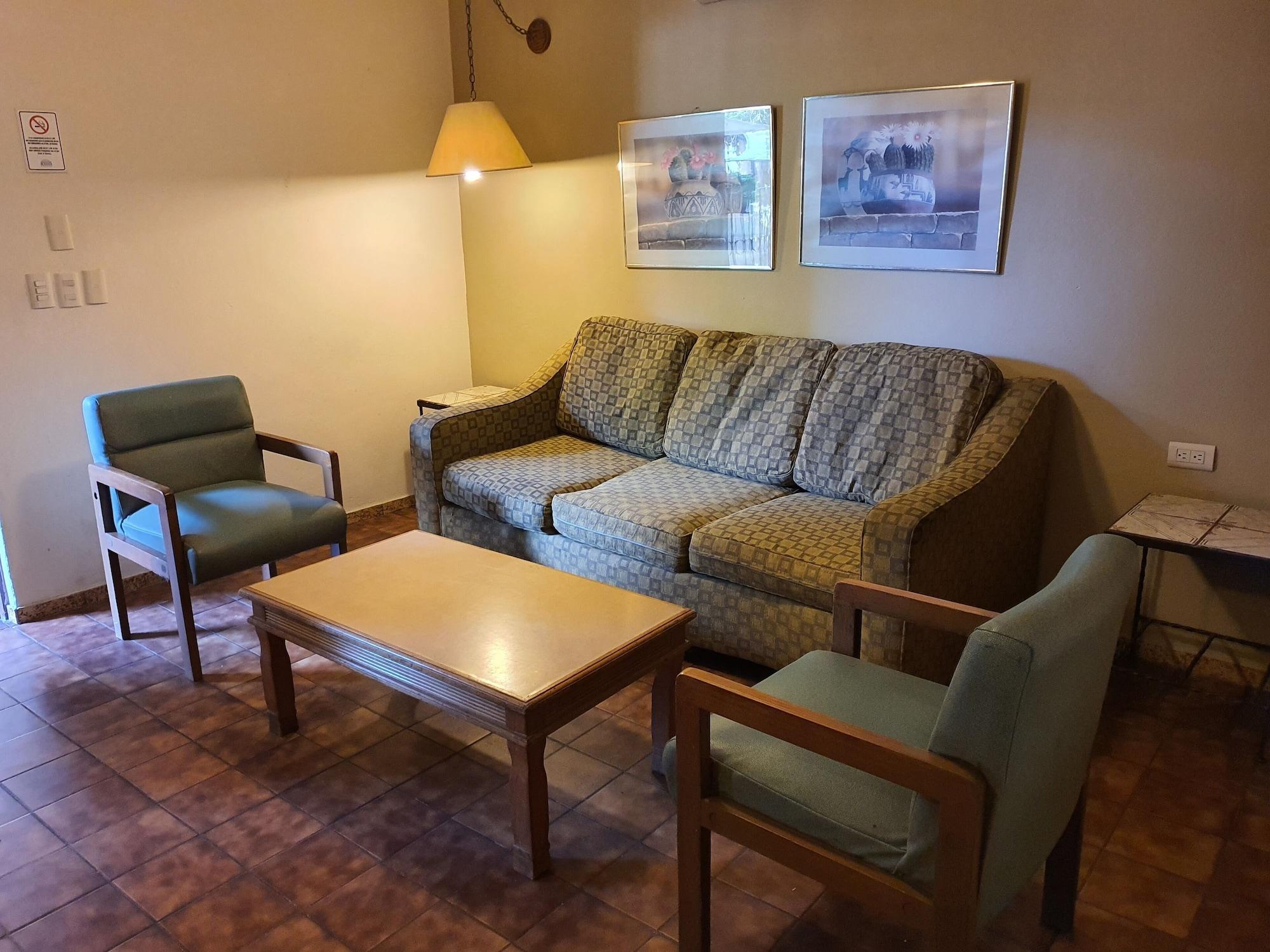 Hotel Suites Kino Hermosillo Zewnętrze zdjęcie