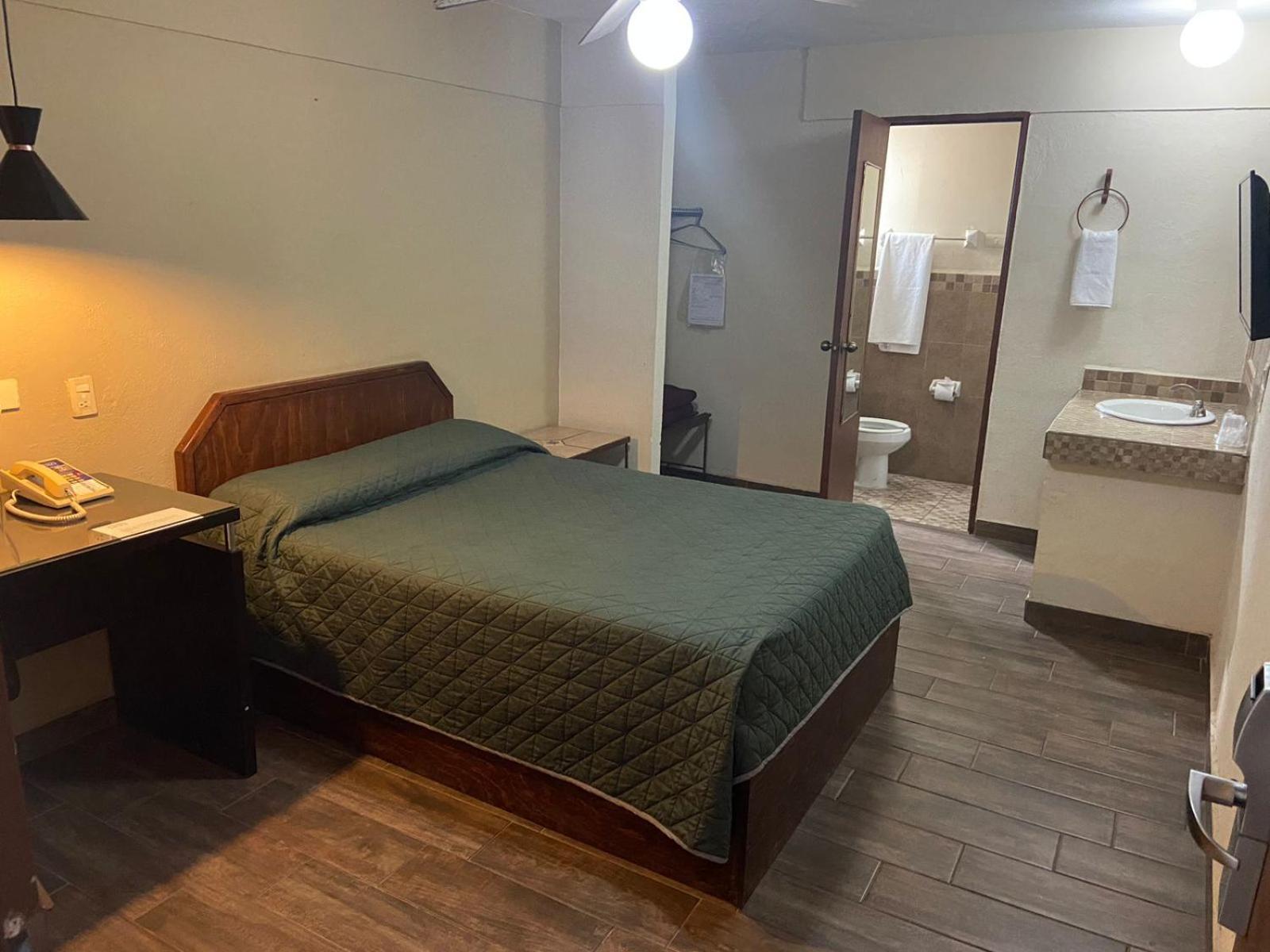 Hotel Suites Kino Hermosillo Zewnętrze zdjęcie