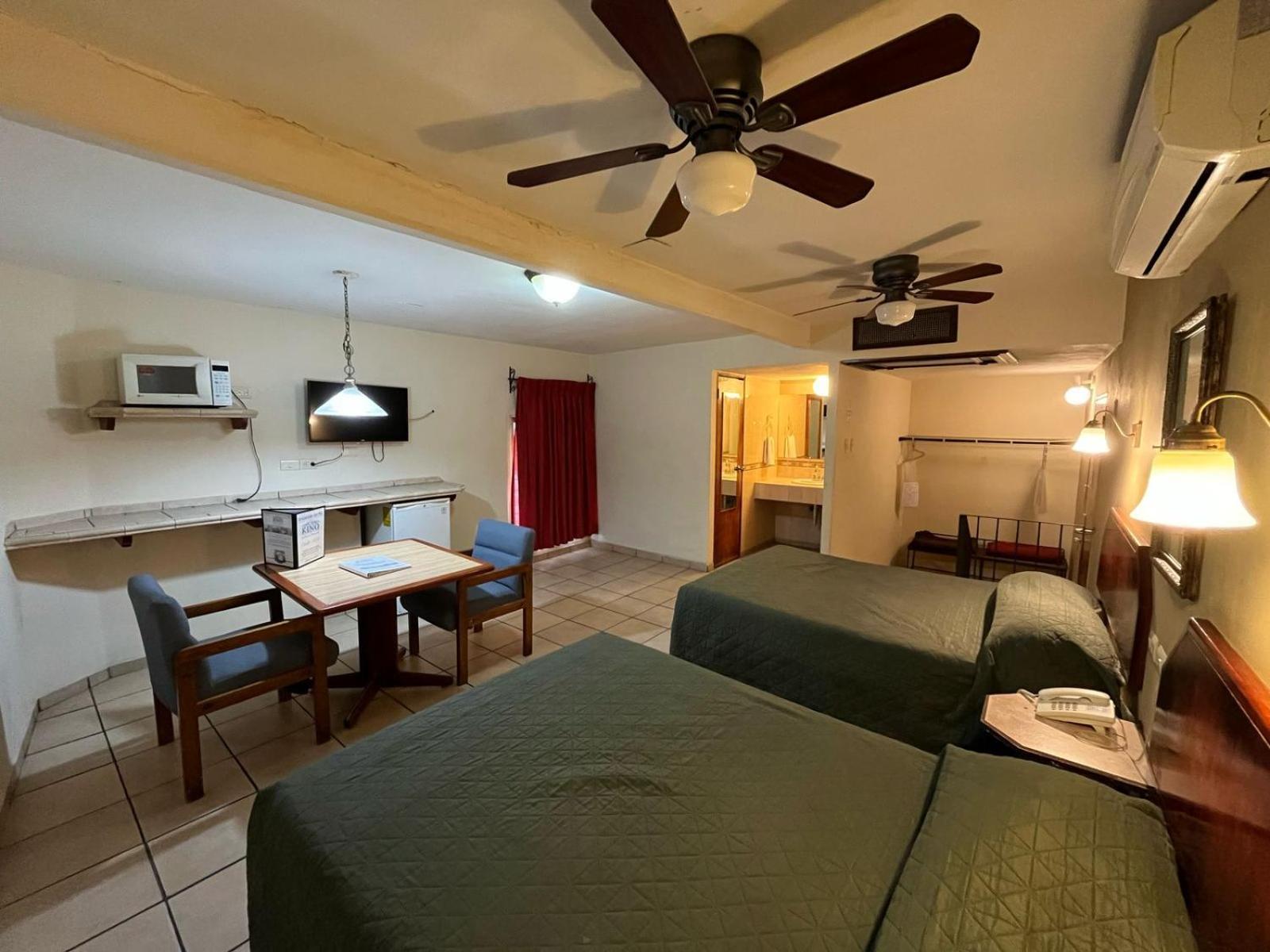 Hotel Suites Kino Hermosillo Zewnętrze zdjęcie