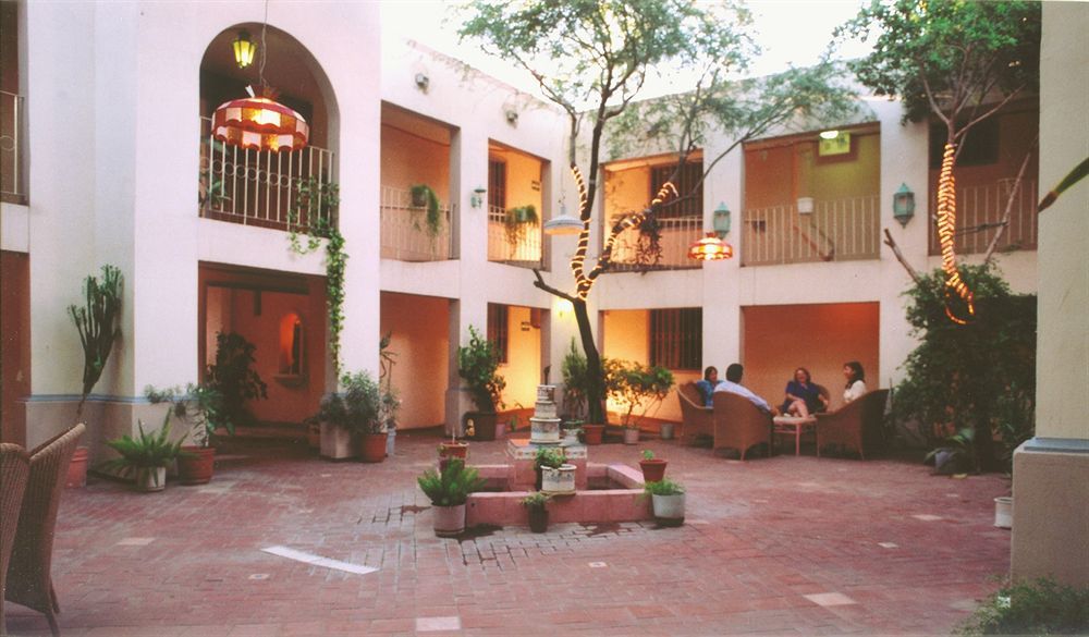 Hotel Suites Kino Hermosillo Zewnętrze zdjęcie